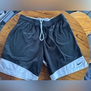 Nike Dri Fit Women’s Shorts Size Large
